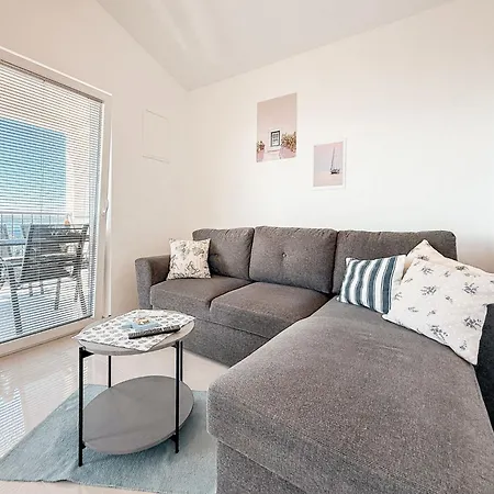 Apartment Vlado By Interhome