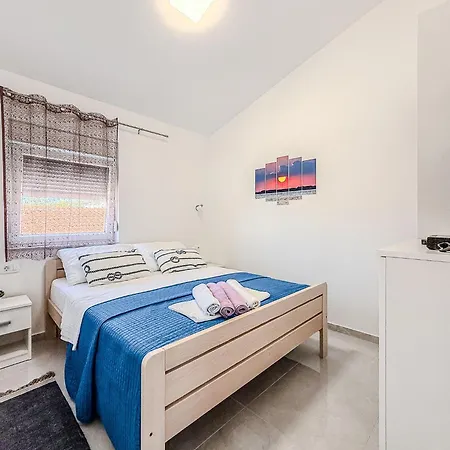 Vlado By Interhome Maslenica