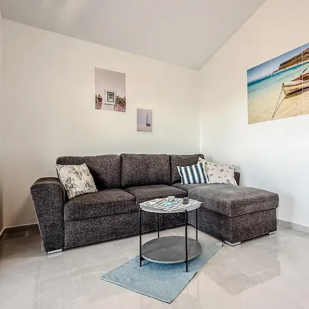 Vlado By Interhome דירה מסלניקה