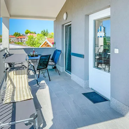 Vlado By Interhome *