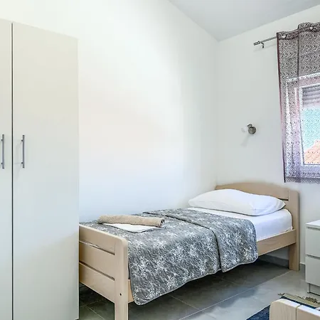 Appartement Vlado By Interhome Maslenica