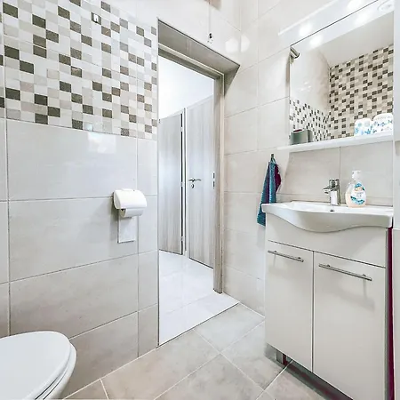 Vlado By Interhome *